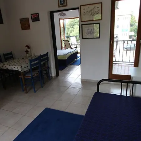 Lastavica 4*