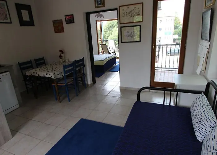Lastavica 3*